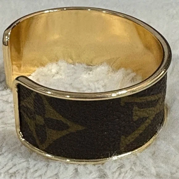 Louis Vuitton monogram Gold and Brown Cuff Bracelet - Picture 4 of 7